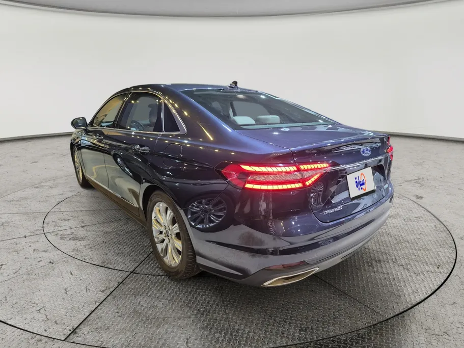 2022 Ford Taurus Ambiente 