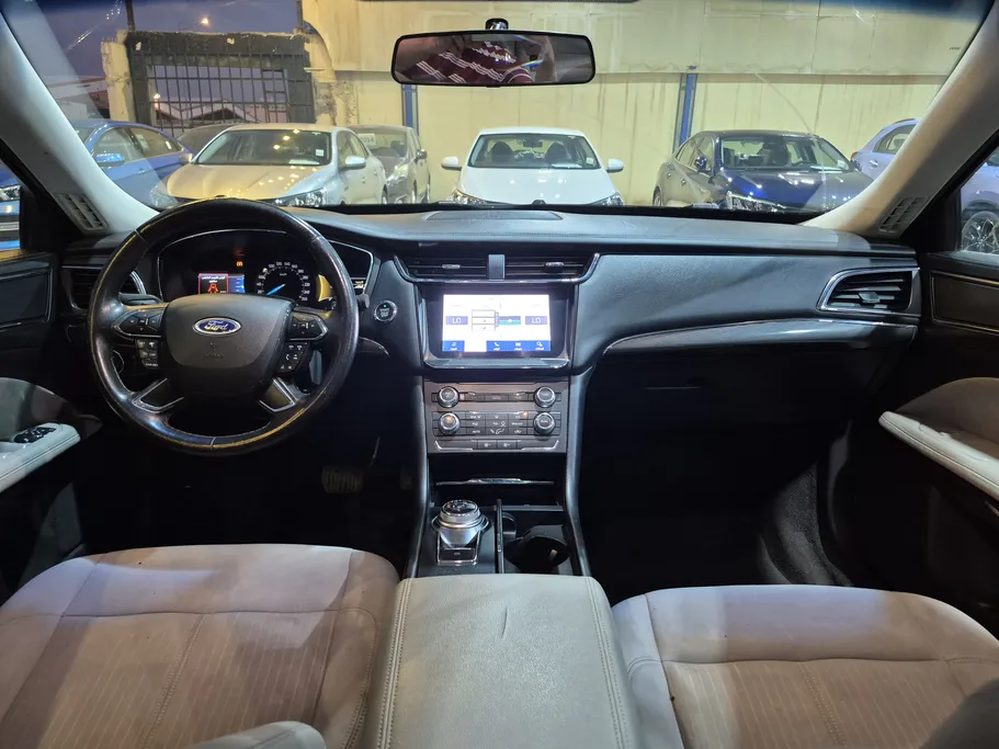 2022 Ford Taurus Ambiente 