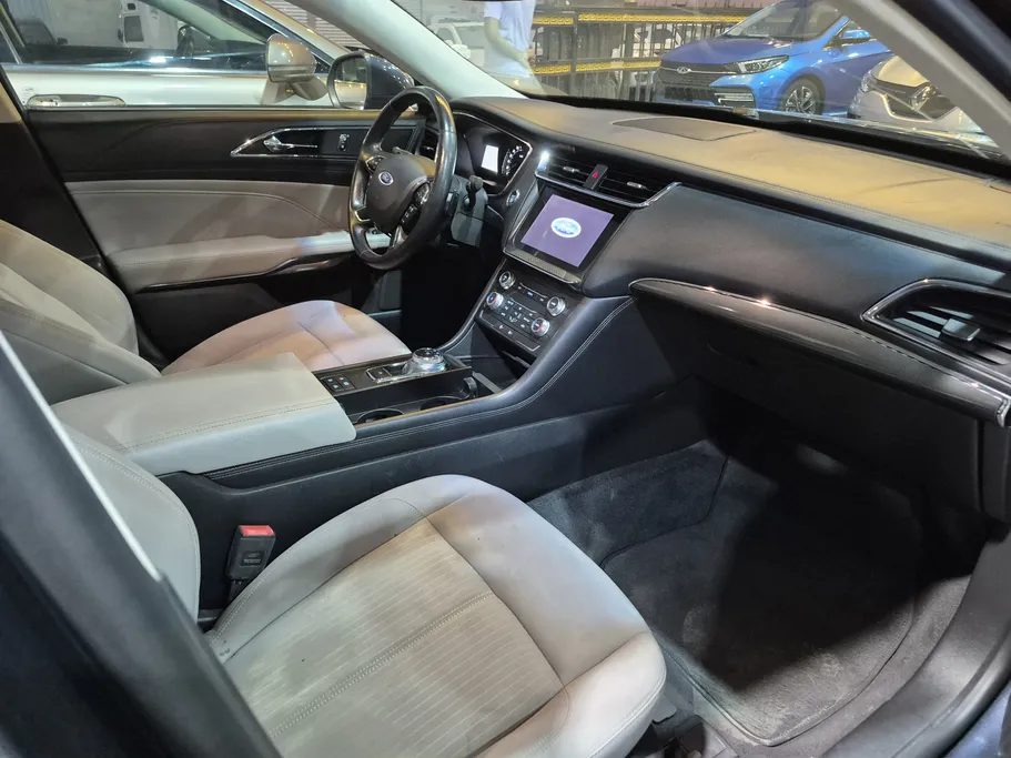 2022 Ford Taurus Ambiente 