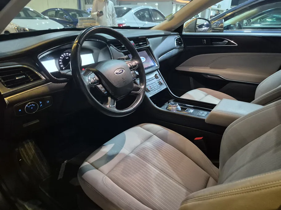 2022 Ford Taurus Ambiente 