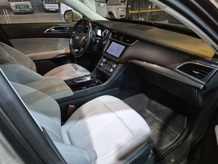 2022 Ford Taurus Ambiente 