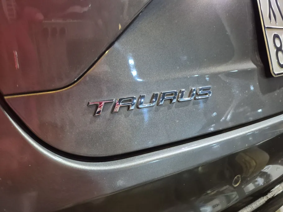 2022 Ford Taurus Ambiente 