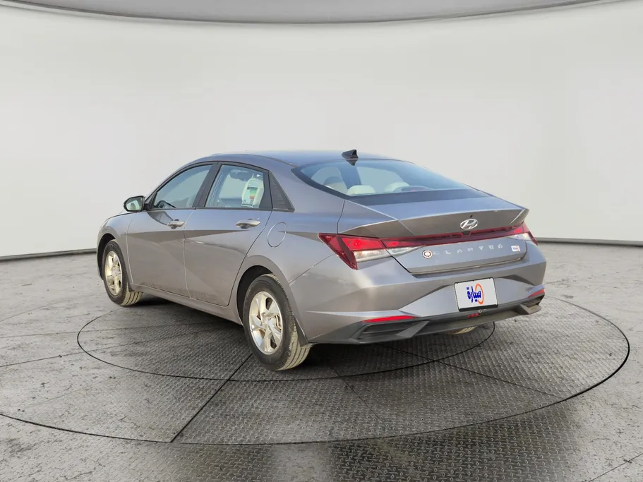 2022 Hyundai Elantra Smart 