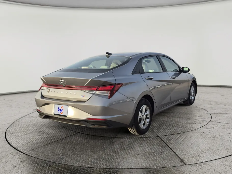 2022 Hyundai Elantra Smart 