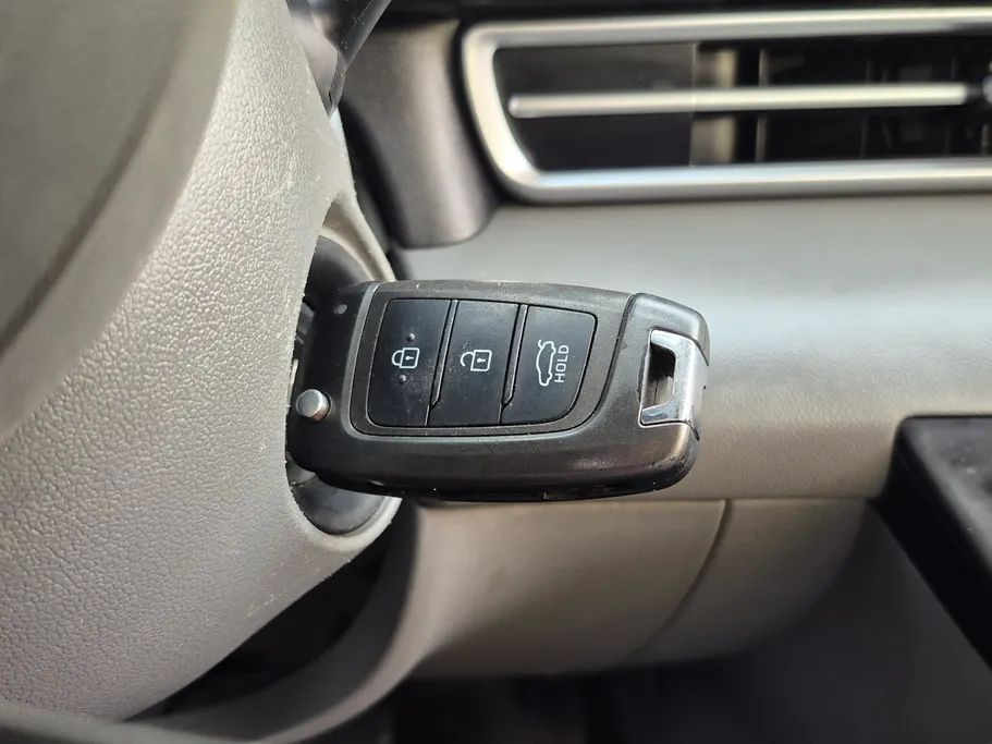 2022 Hyundai Elantra Smart 