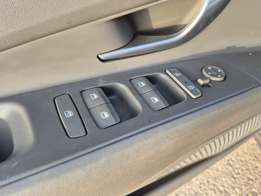 2022 Hyundai Elantra Smart 