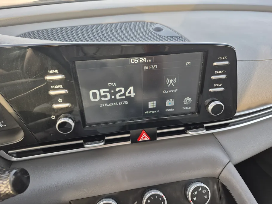 2022 Hyundai Elantra Smart 