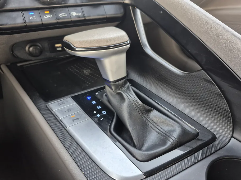 2022 Hyundai Elantra Smart 