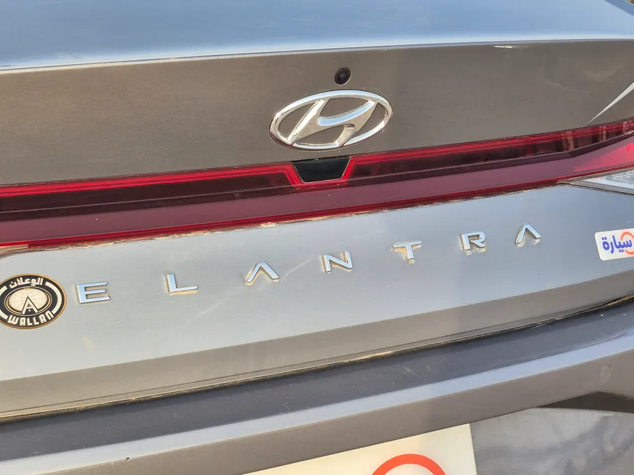 2022 Hyundai Elantra Smart 