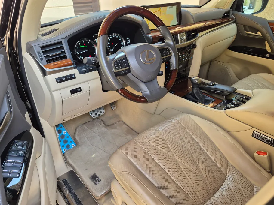 2020 Lexus LX 570 S 
