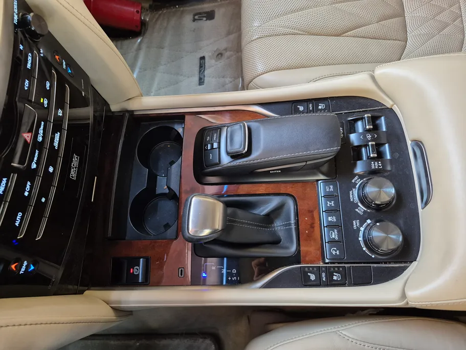 2020 Lexus LX 570 S 