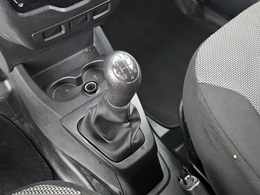 2021 Renault Docker Van بضاعة 