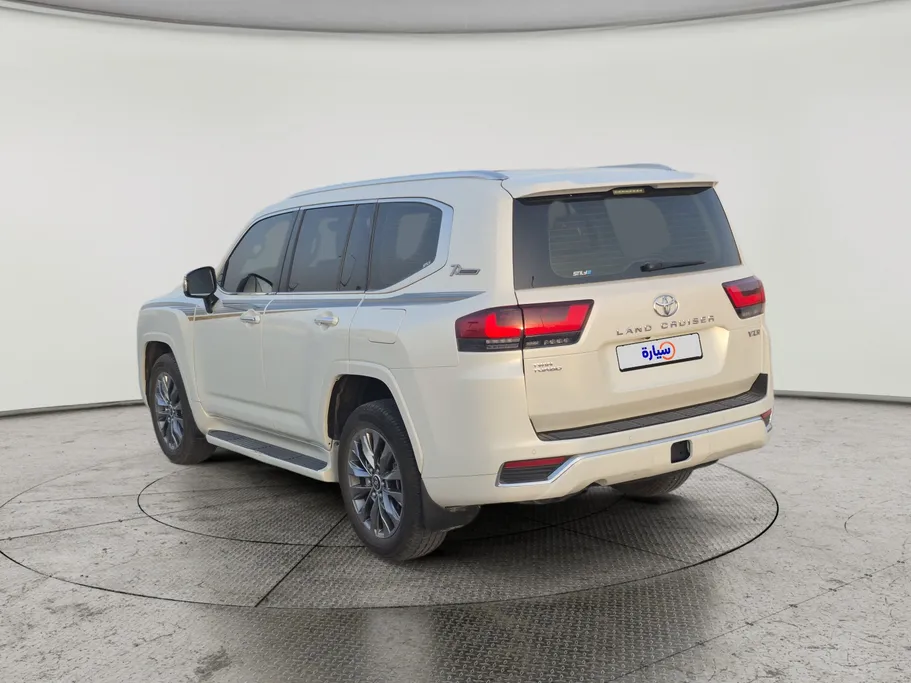 تويوتا لاندكروزر VXR 2022 