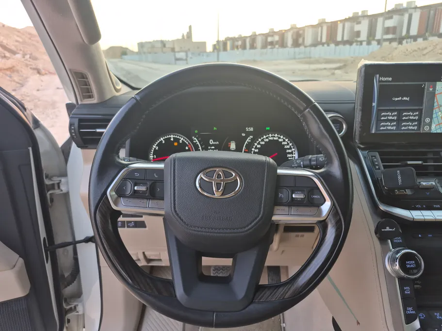 تويوتا لاندكروزر VXR 2022 