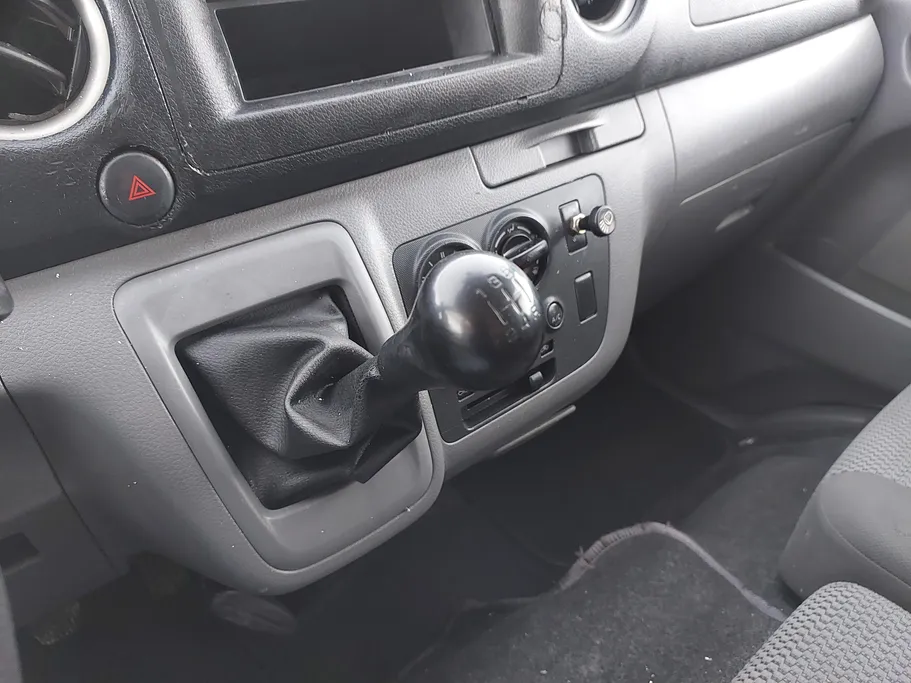 2021 Nissan Urvan NV350 