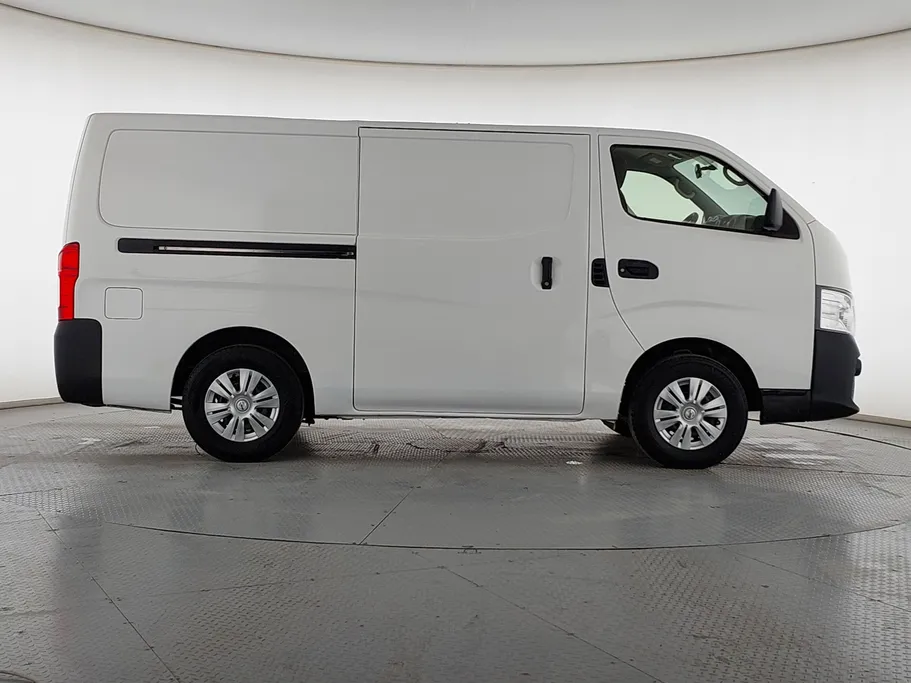 2021 Nissan Urvan NV350 