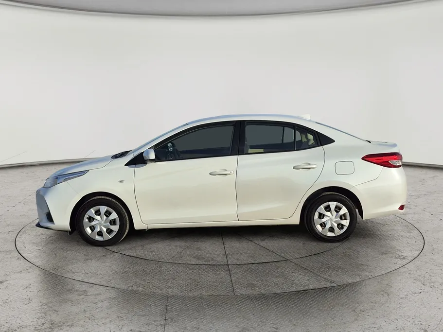 2021 Toyota Yaris  Y 