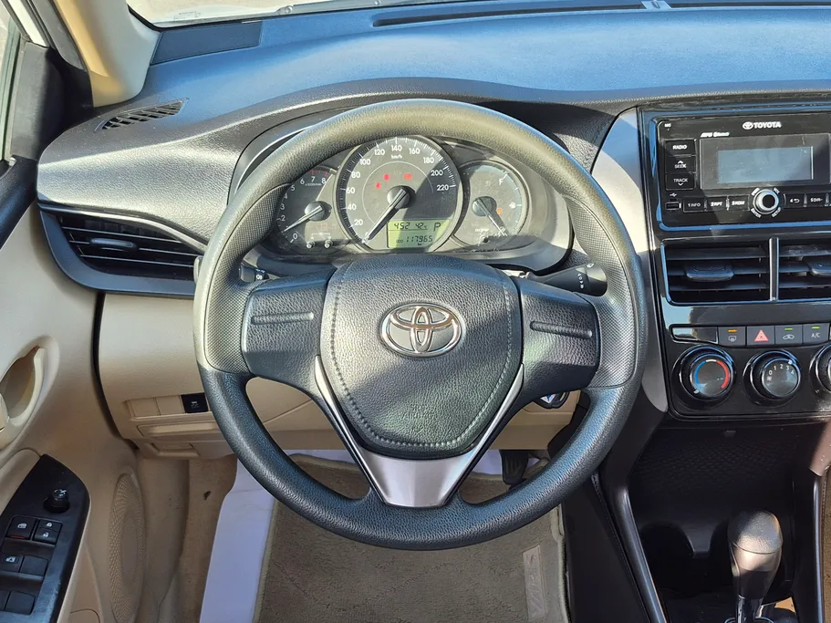 2021 Toyota Yaris  Y 