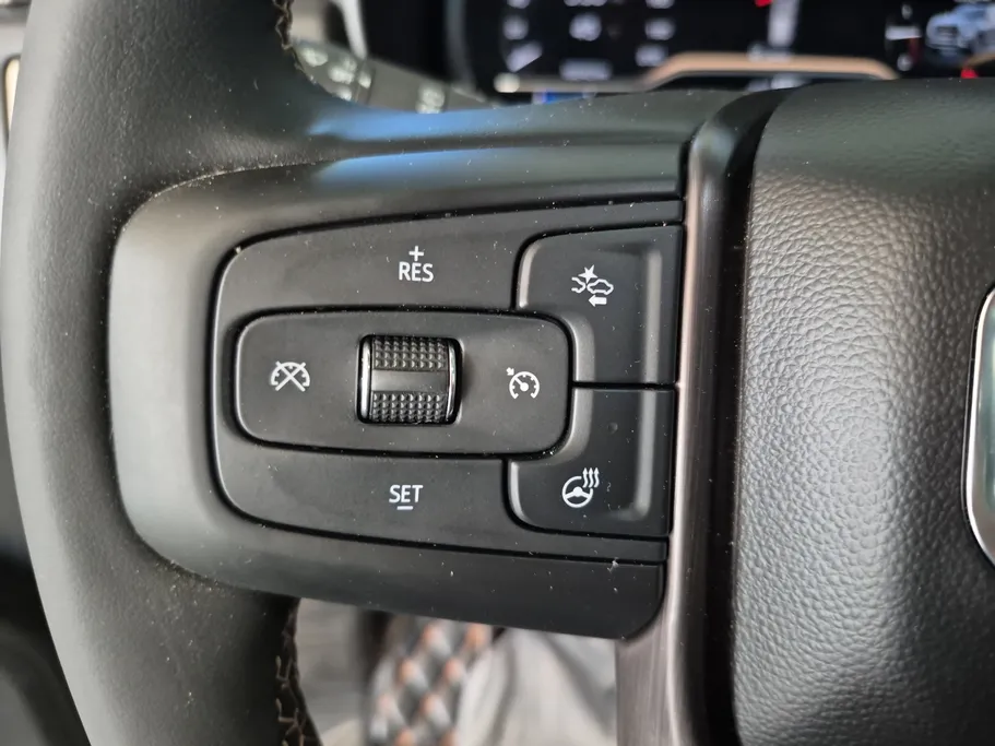 2023 GMC Yukon AT4 