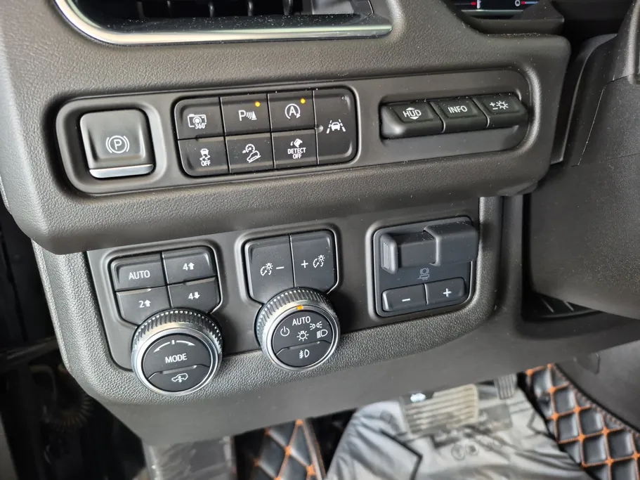 2023 GMC Yukon AT4 