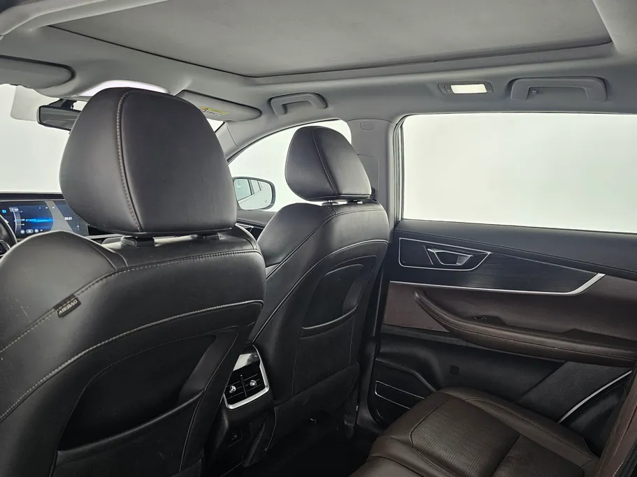 2022 Chery Tiggo 8 LUXURY 