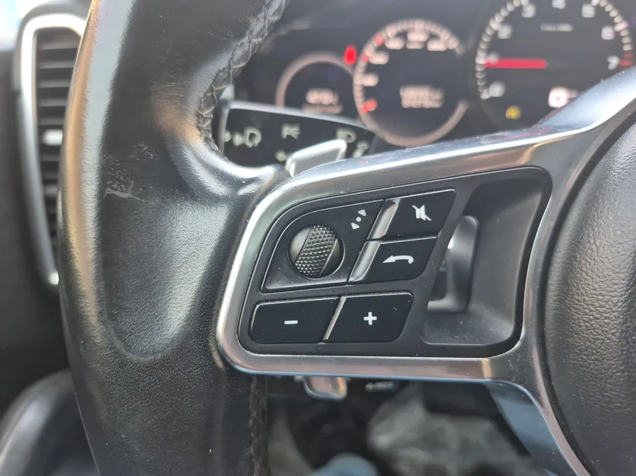 2018 Porsche Cayenne Base 
