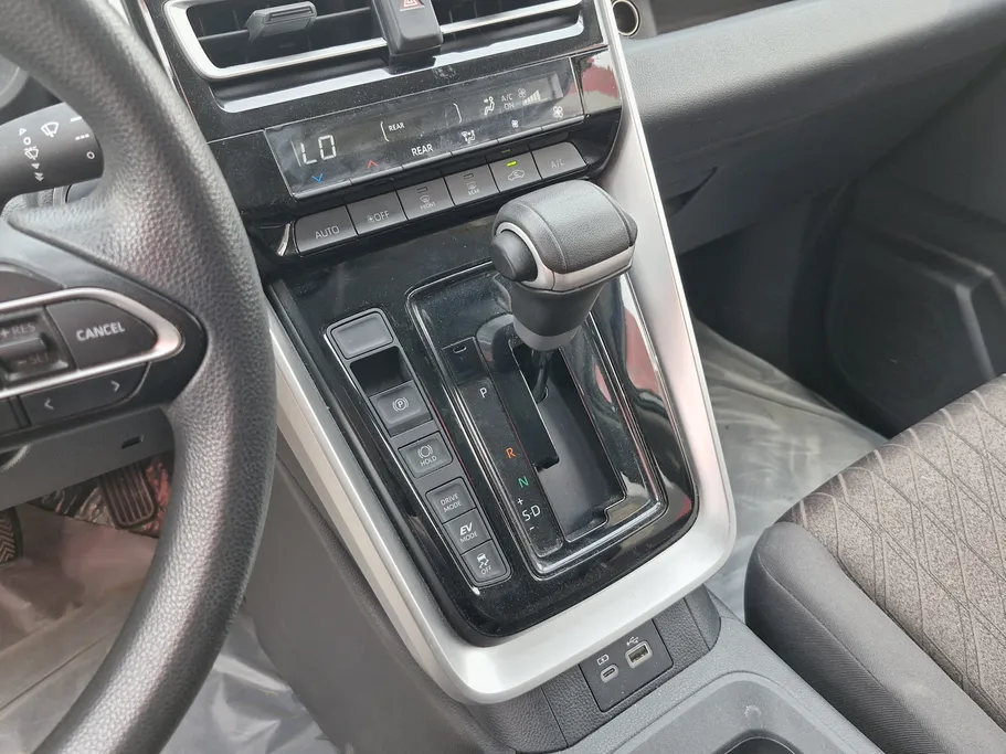 2024 Toyota Innova VIP7 HEV 