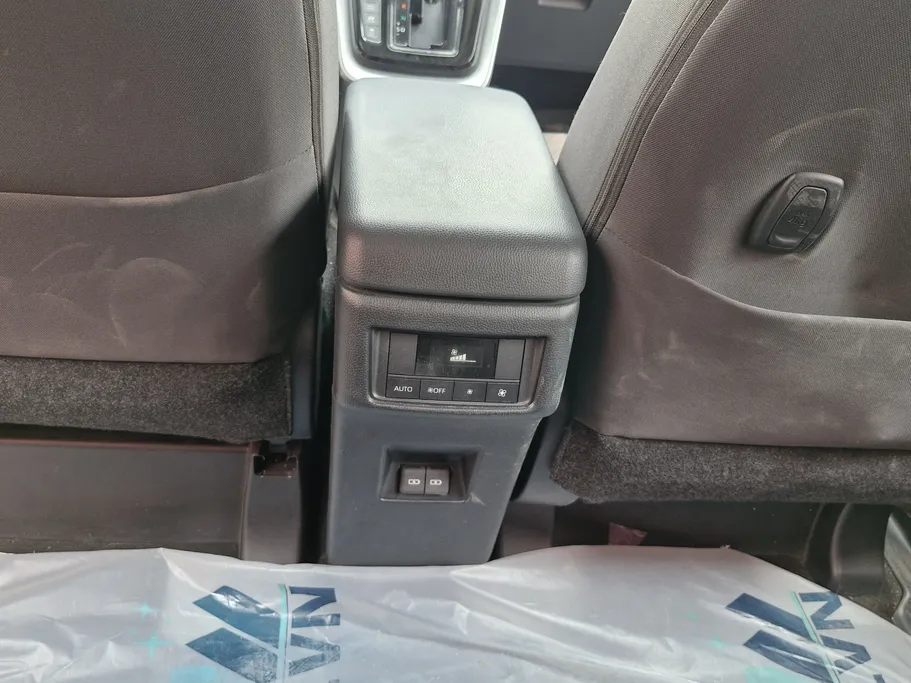 2024 Toyota Innova VIP7 HEV 