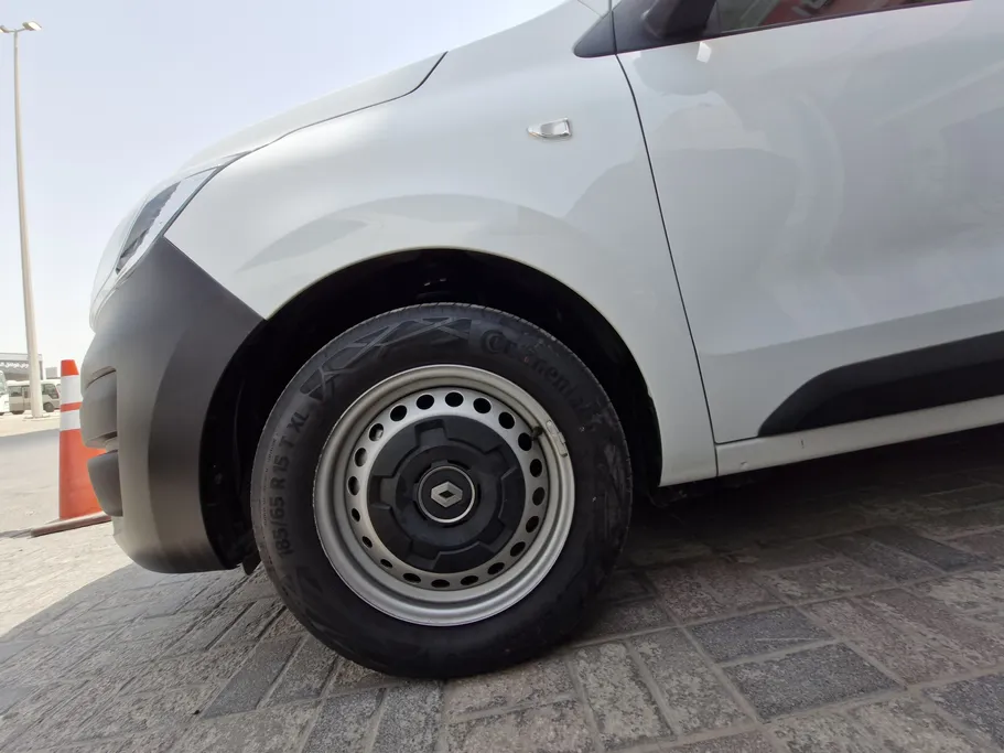 2022 Renault Docker Van بضاعة 