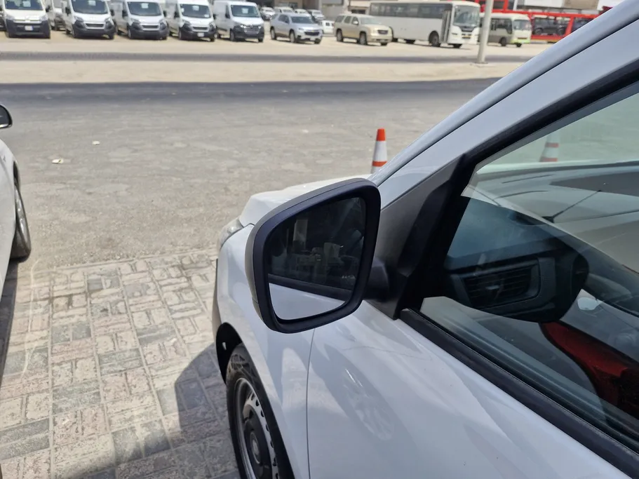 2022 Renault Docker Van بضاعة 