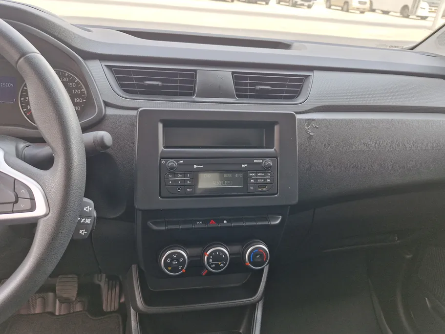 2022 Renault Docker Van بضاعة 