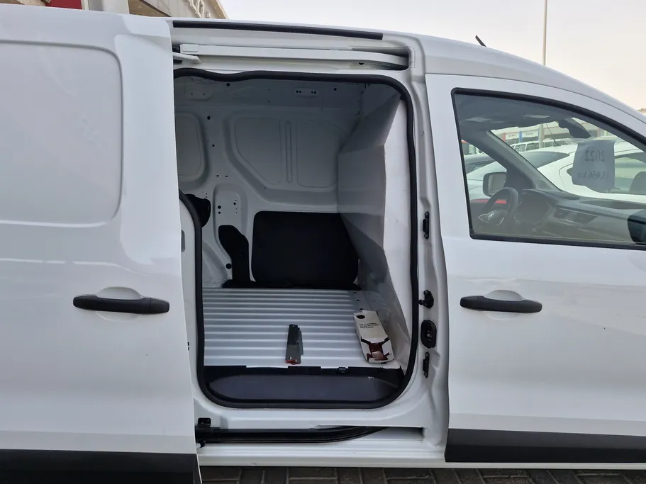 2022 Renault Docker Van بضاعة 