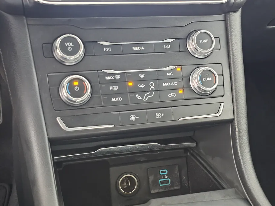 2022 Ford Taurus Ambiente 