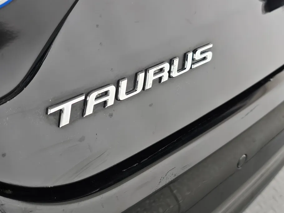 2022 Ford Taurus Ambiente 