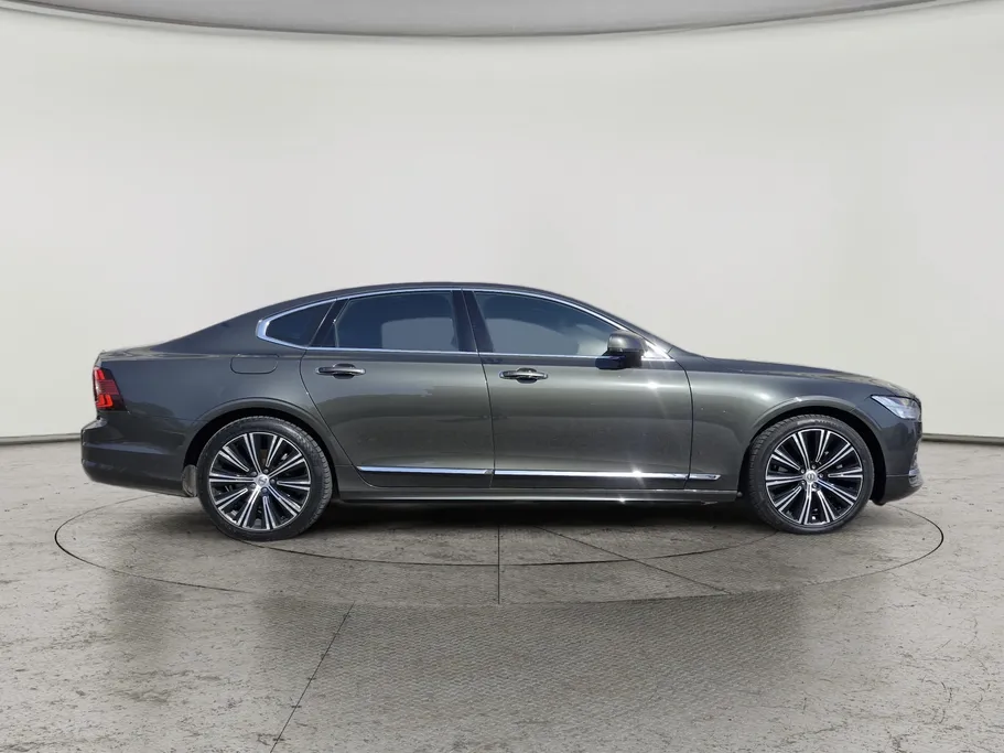 2021 Volvo S90  