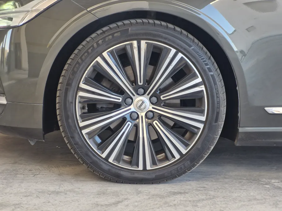2021 Volvo S90  