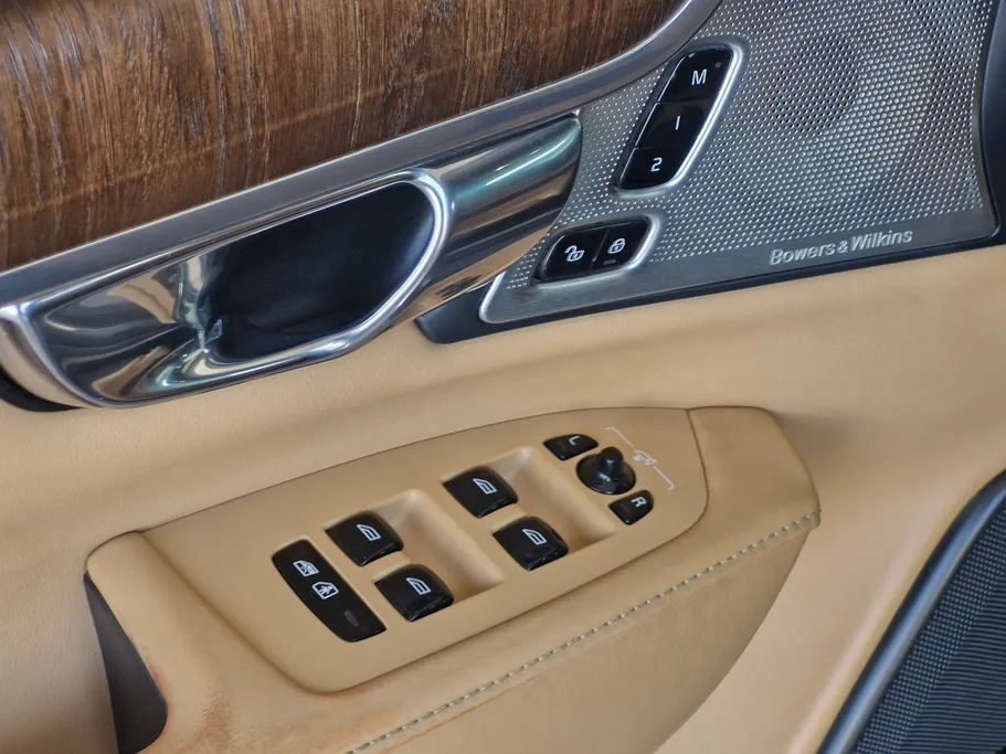 2021 Volvo S90  
