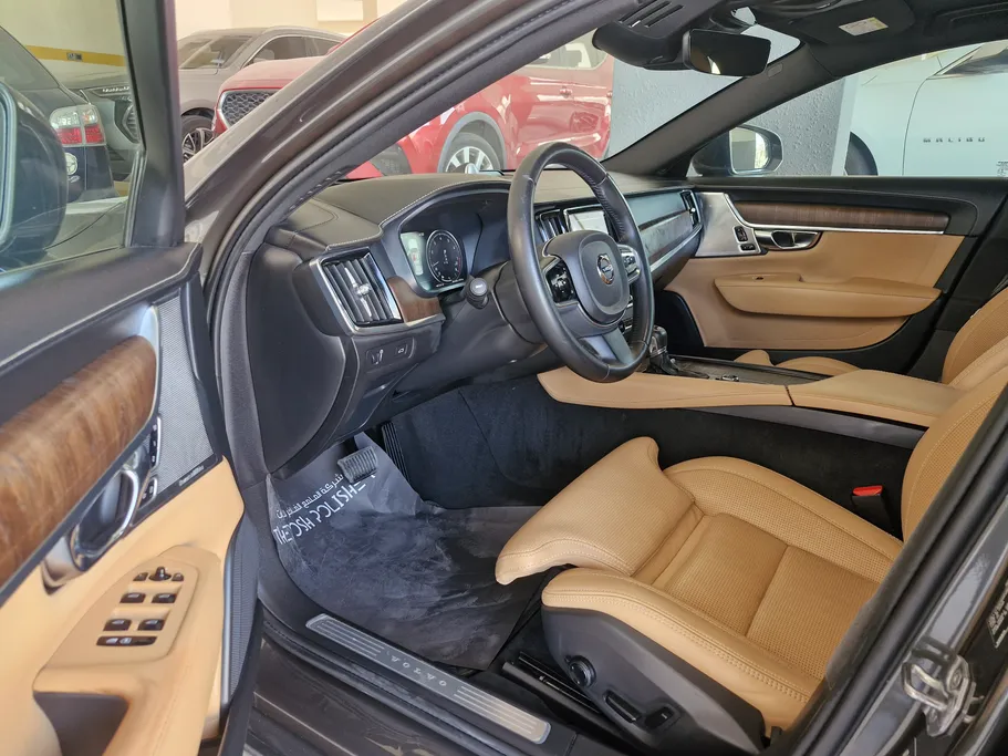 2021 Volvo S90  