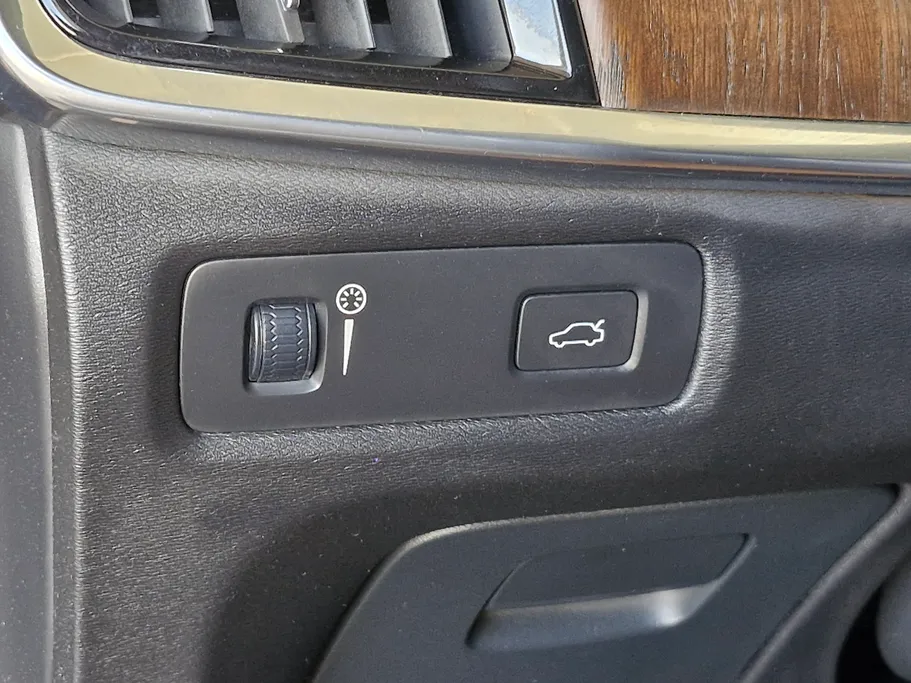 2021 Volvo S90  