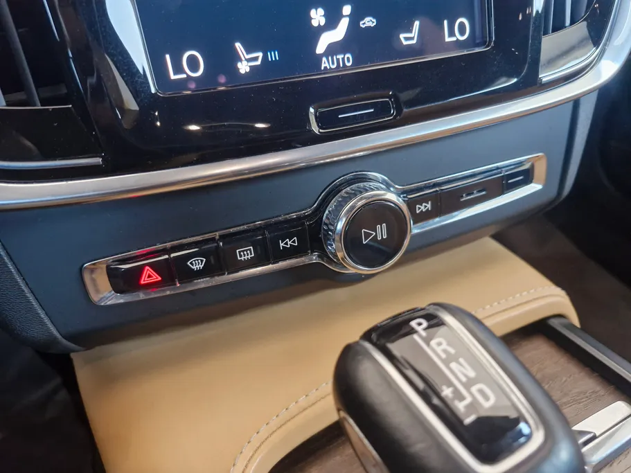 2021 Volvo S90  