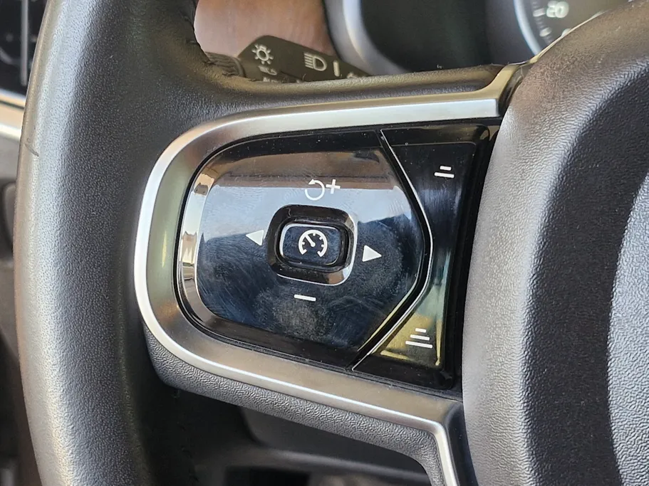 2021 Volvo S90  