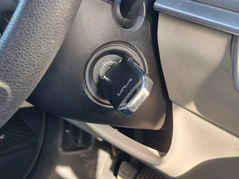 2023 Kia K5 LX 