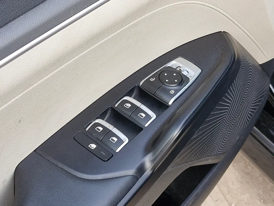 2023 Kia K5 LX 