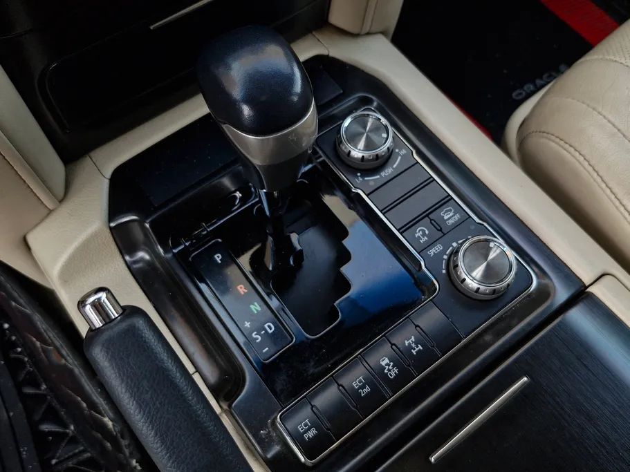 2020 Toyota Land Cruiser GXR 