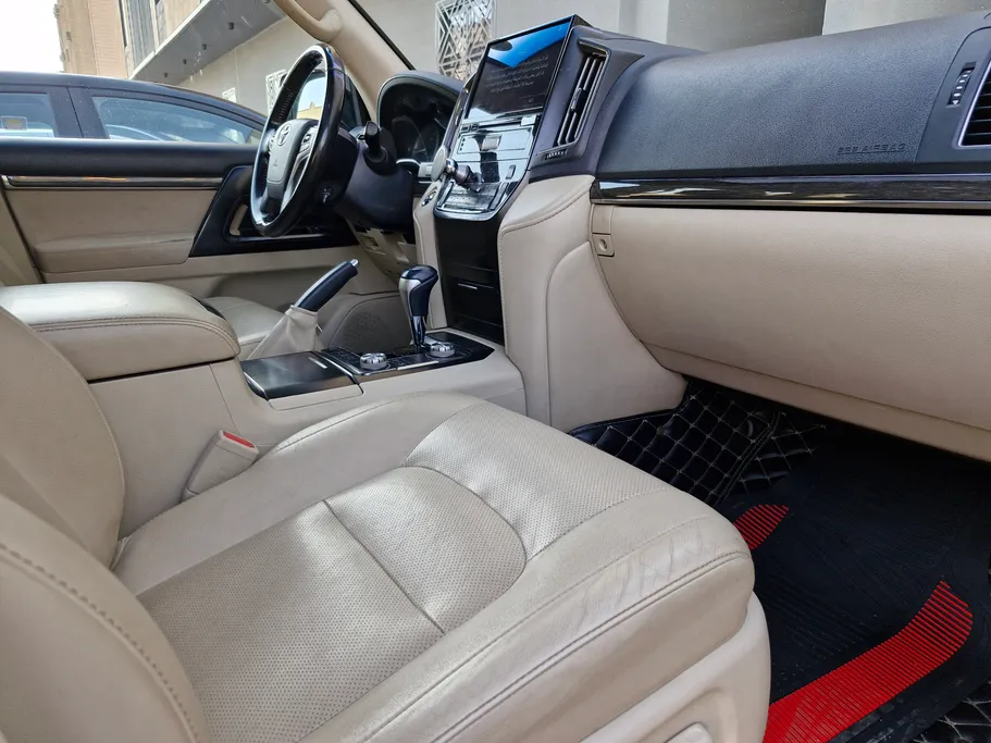 2020 Toyota Land Cruiser GXR 