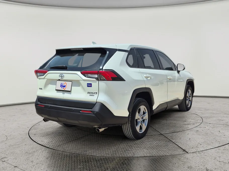2022 Toyota RAV4 LE 