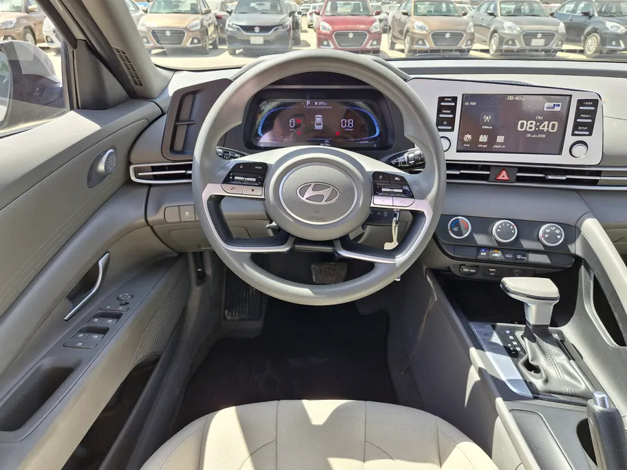 2024 Hyundai Elantra Smart 