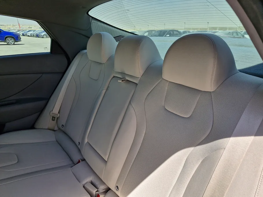 2024 Hyundai Elantra Smart 