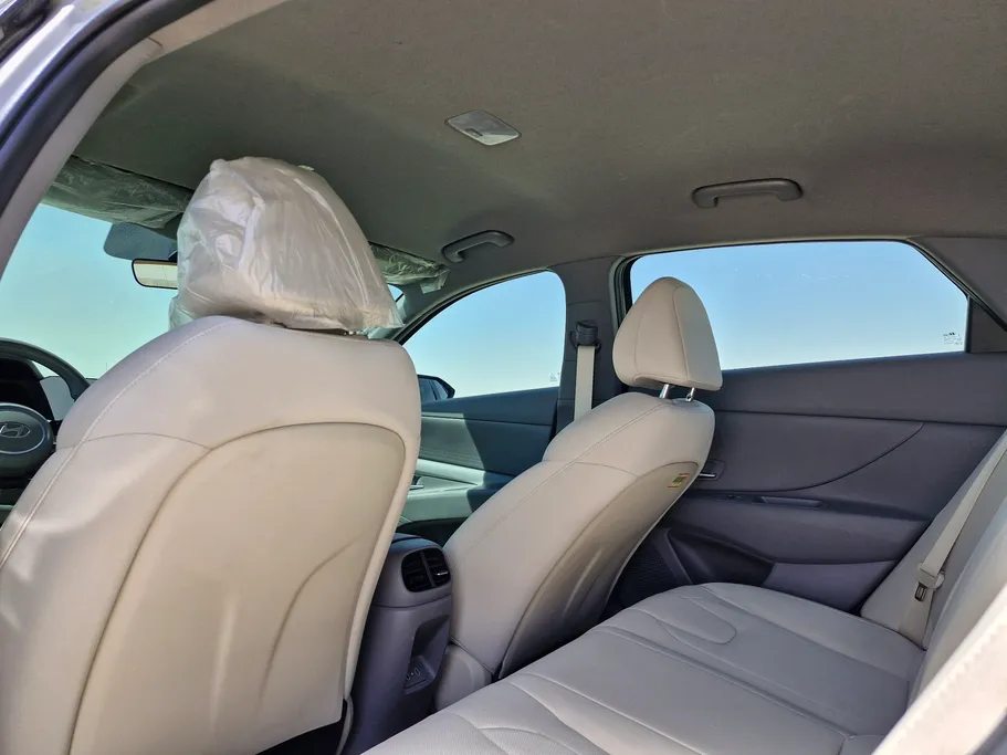 2024 Hyundai Elantra Smart 