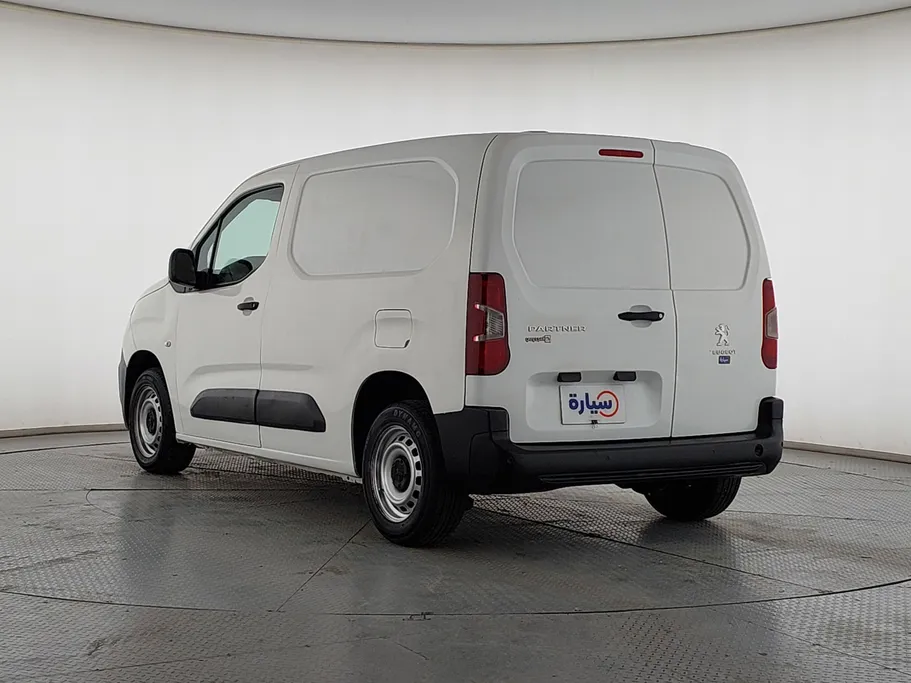 2022 Peugeot Partner Short van 